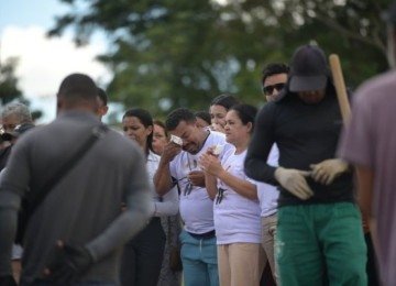 O acidente, que aconteceu na madrugada do &uacute;ltimo domingo (12/4), provocou a morte do motociclista Danilo Pereira Marinho, de 25 anos, que foi velado nessa segunda-feira (13/4) -  (crédito: Leandro Couri/EM/D.A.Press)