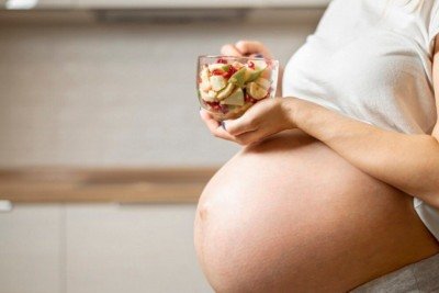 Grávidas devem manter uma dieta que inclua proteínas, frutas e legumes -  (crédito: Freepik)