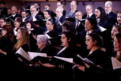 "O tradicional &eacute; muito bonito, mas &eacute; interessante quando, dentro da tradi&ccedil;&atilde;o, voc&ecirc; consegue explorar outras sonoridades", diz o maestro Lucas Viana sobre a proposta do concerto. -  (crédito: Paulo Lacerda/Divulga&ccedil;&atilde;o)
