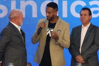 Lula defende mobilização com centrais sindicais pelo fim da escala 6x1 -  (crédito: Valter Campanato/Agência Brasil)