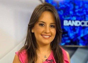 Alice Ribeiro retornava de uma reportagem sobre a import&acirc;ncia da duplica&ccedil;&atilde;o da BR-381 para a redu&ccedil;&atilde;o de acidentes quando o carro em que estava bateu de frente com um caminh&atilde;o -  (crédito: Alice Ribeiro/Instagram/Reprodu&ccedil;&atilde;o)