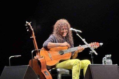 Luiz Caldas lotou o teatro do Sesc Palladium de fãs, que cantaram junto com ele
 -  (crédito: Helvécio Carlos/EM/DA PRESS)