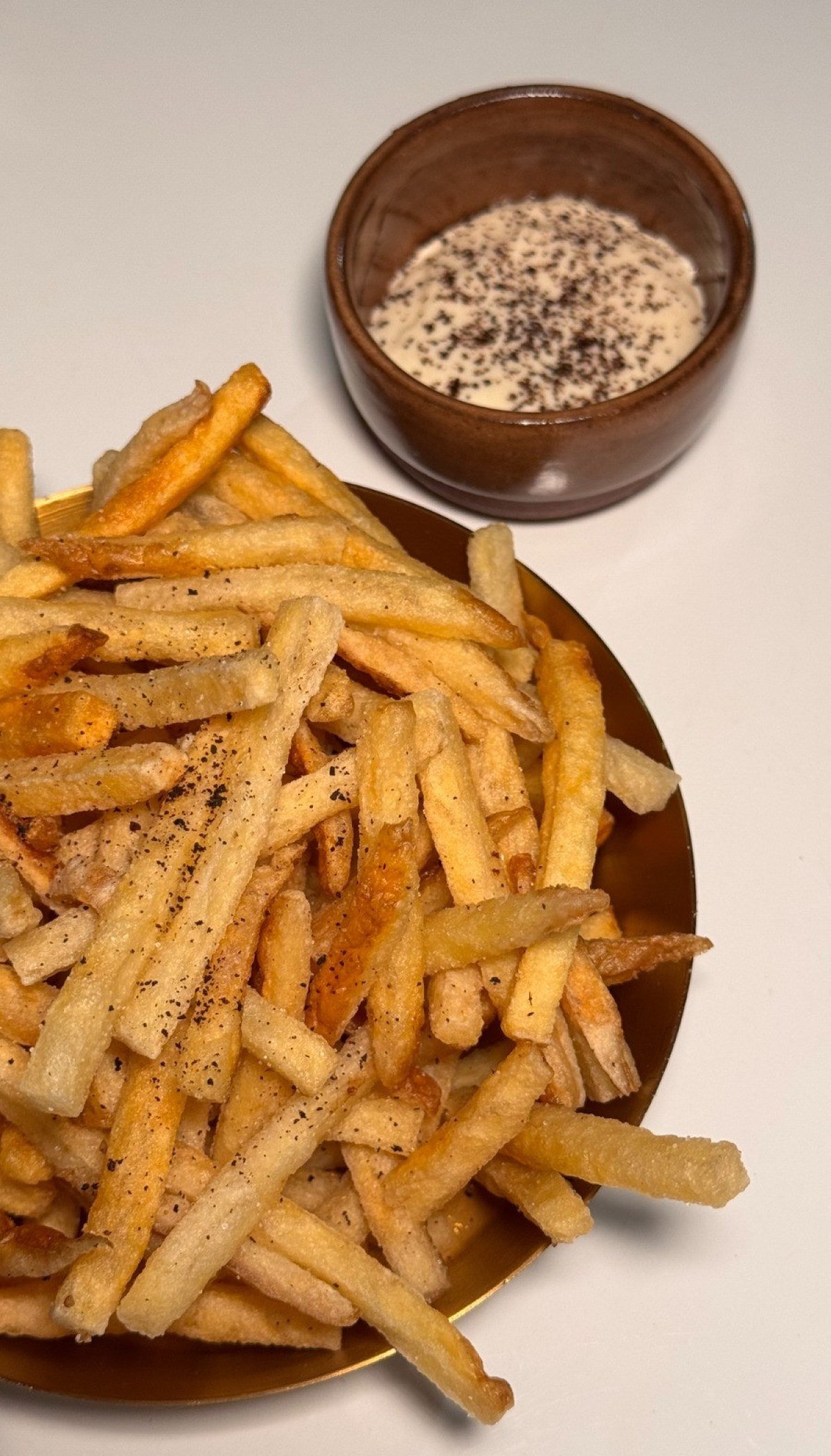 Fermentada, a batata do Cais &eacute; servida com maionese de manteiga queimada e lim&atilde;o 