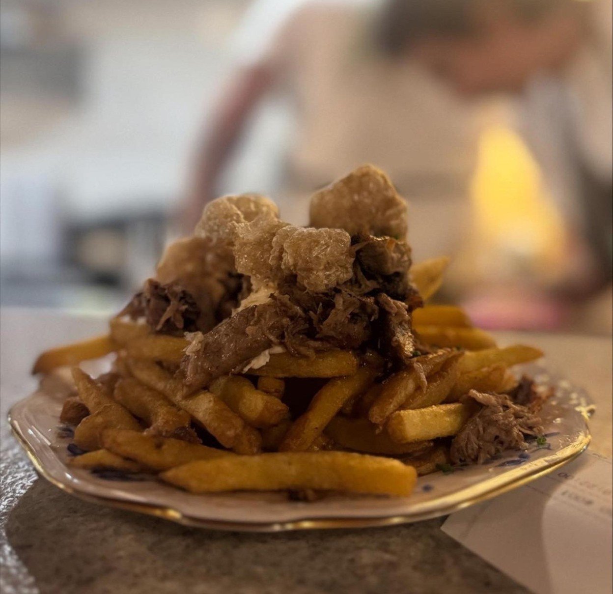 Pernil e torresmo: &iacute;cones da boemia mineira aparecem por cima da por&ccedil;&atilde;o do Fuga 