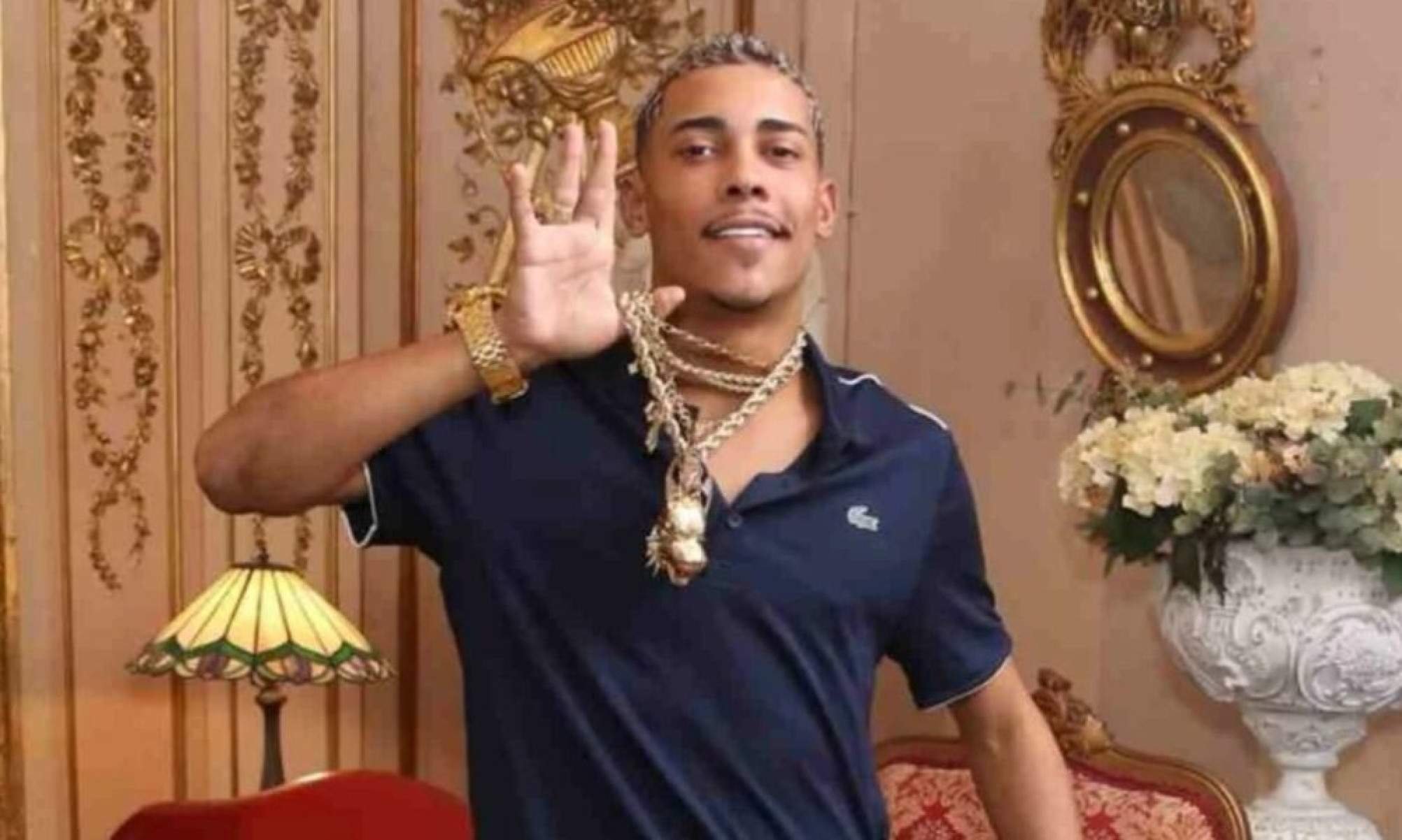 MC Poze é levado ao presídio de Benfica após prisão por lavagem de dinheiro -  (crédito: Tupi)