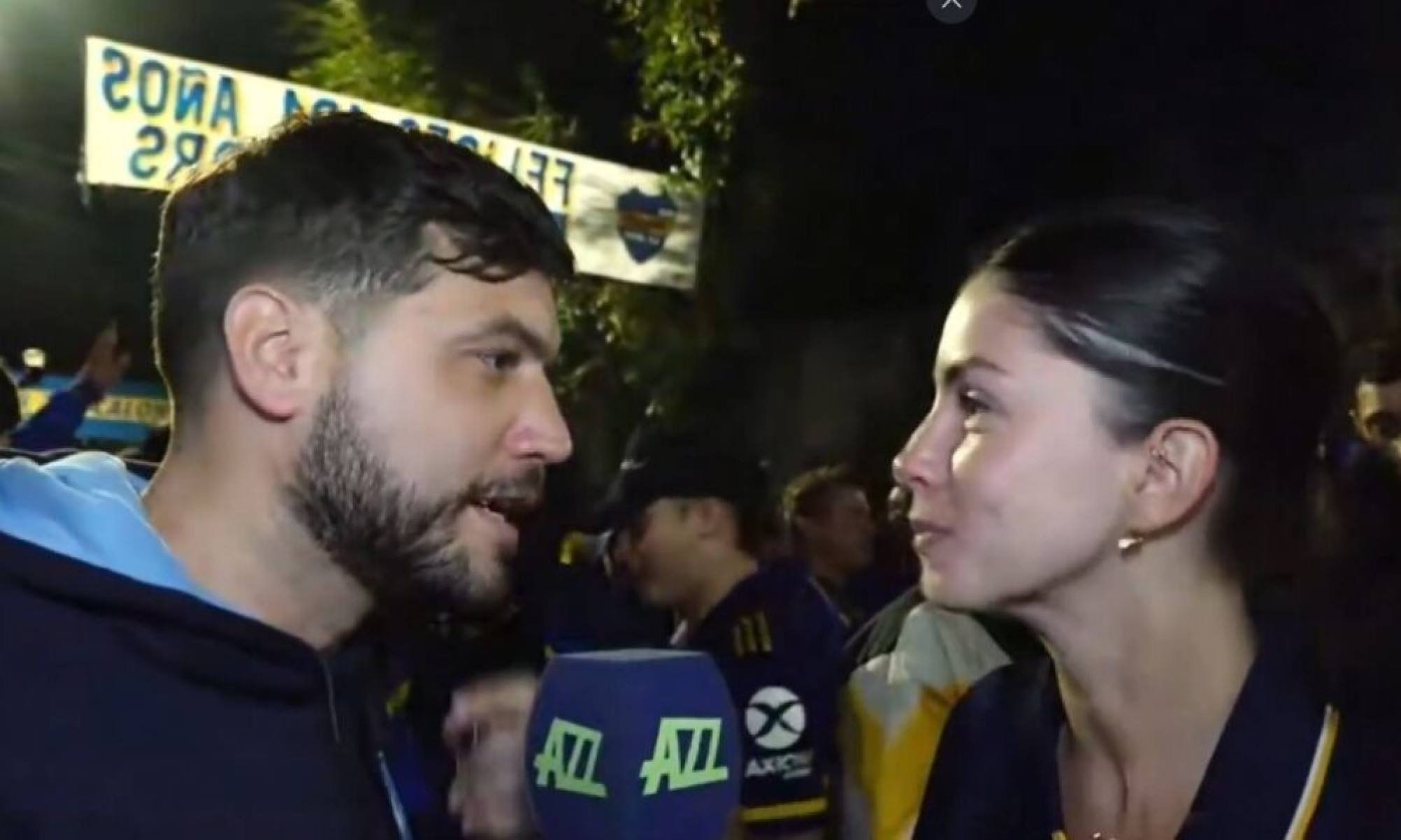 Vídeo: repórter e torcedora se apaixonam ao vivo e trocam contatos - Tupi