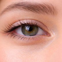 A importância dos cílios para a saúde dos olhos - imagem gerada por i.a