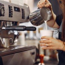 O segredo no relógio de luz que custou caro para cafeteria famosa em BH - Reprodução/Freepik 