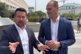 Com Eduardo, Paulo Figueiredo admite que tarifa dos EUA beneficia Lula