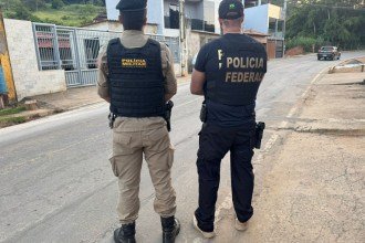 Segundo a PF, os investigados poderão responder por crimes como promoção de migração ilegal e falsidade ideológica -  (crédito: PF/Reprodução)