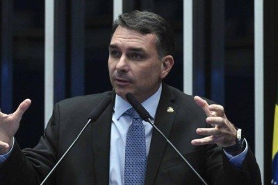 Fl&aacute;vio Bolsonaro grita que quer Vorcaro em CPMI e diz que &lsquo;n&atilde;o tem nada a temer&rsquo;
 -  (crédito: Foto: Carlos Moura/Ag&ecirc;ncia Senado)
