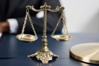 S&Iacute;MBOLO DA JUST&Ccedil;A -  (crédito: Pexels/ KATRIN BOLOVTSOVA)