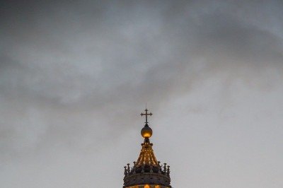 Cúpulas ao redor do mundo vão além da função estrutural. Muitas delas se tornaram símbolos culturais e históricos, refletindo estilos arquitetônicos e a identidade das cidades onde estão.
 -  (crédito: Imagem de Maik por Pixabay)