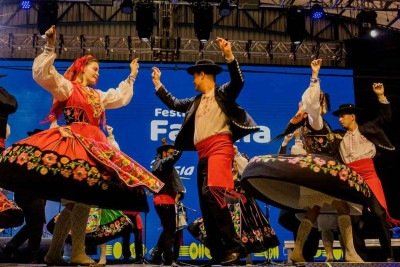 Grupo folclórico Os Lusíadas estreia na Minas Tchê, divulgando a dança e a música tradicionais de Portugal -  (crédito: Minas Tchê/divulgação)