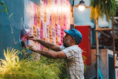 Leonardo Beltrão e  Julia Branco celebram os 10 anos do coletivo com o projeto #UmLambePorDia na Estrada -  (crédito: Crédito: Samuca Fischer)