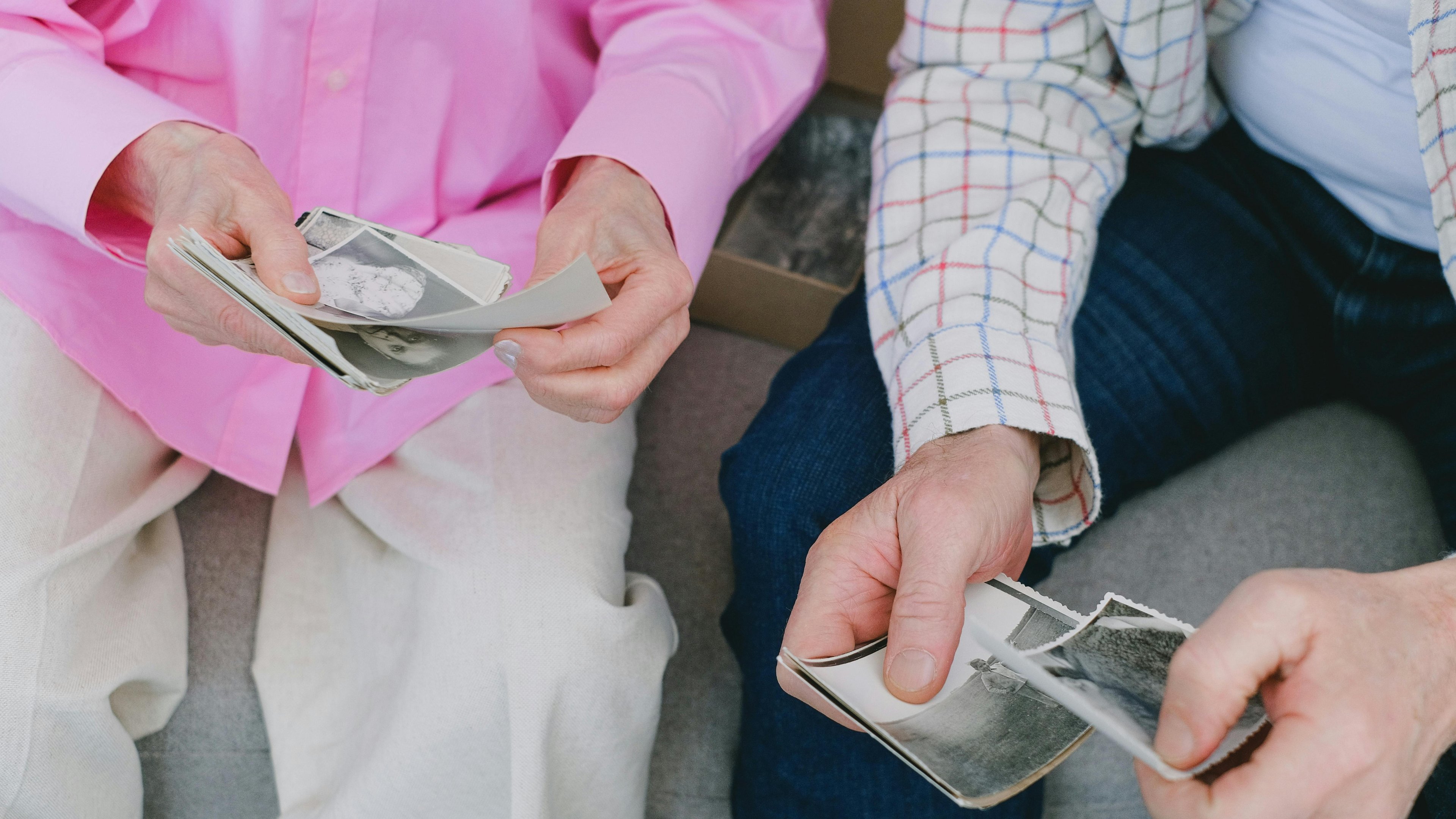 O resgate de mem&oacute;rias, muitas vezes evocado por fotos antigas, &eacute; um dos desafios para quem lida com os sinais do Alzheimer. -  (crédito: Pexels)