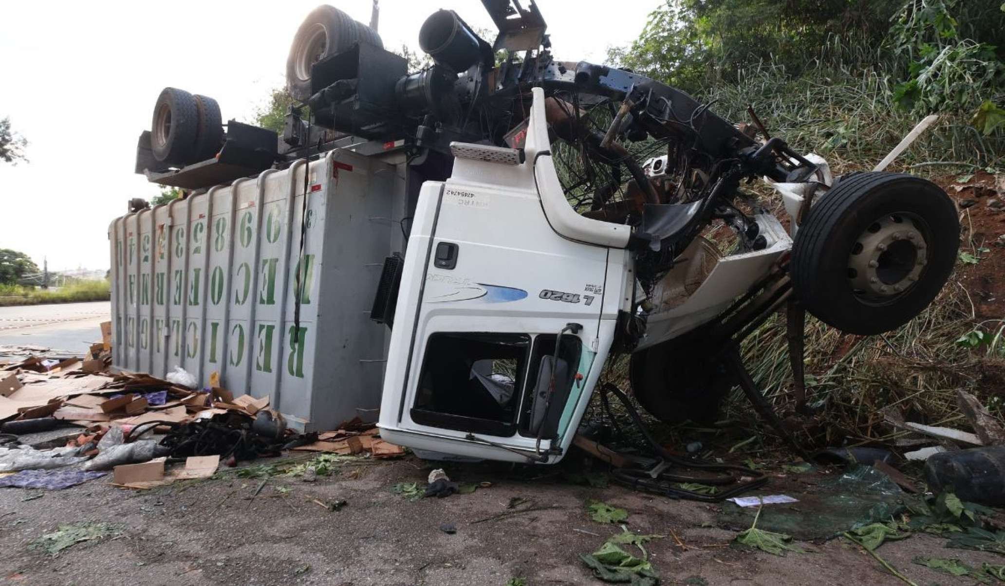 O acidente ocorreu no inicio da tarde desta quinta-feira (16/4)