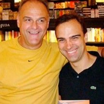 Tadeu Schmidt decide não se afastar do 'BBB' após morte do irmão - Reprodução