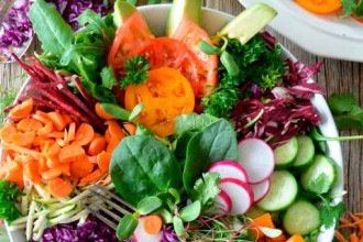 Olha a dieta! Dicas para valorizar vegetais nutritivos e de baixa caloria