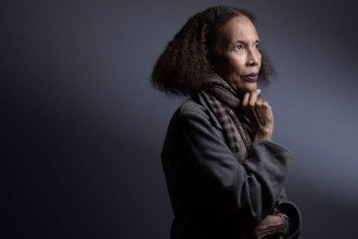 Yanick Lahens revisita a conturbada história do Haiti  em 'Banho de Lua'