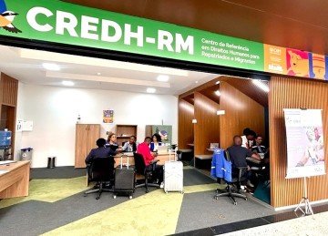 Os haitianos receberam atendimento no Centro de Referência em Direitos Humanos para Repatriados e Migrantes (Credh-RM), no aeroporto de Confins -  (crédito: Thais Senra/OIM/Divulgação)