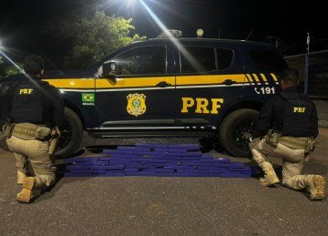 Cerca de 50 kg de maconha são apreendidos na BR-365, em Patos de Minas (MG) -  (crédito: PRF/Divulgação)