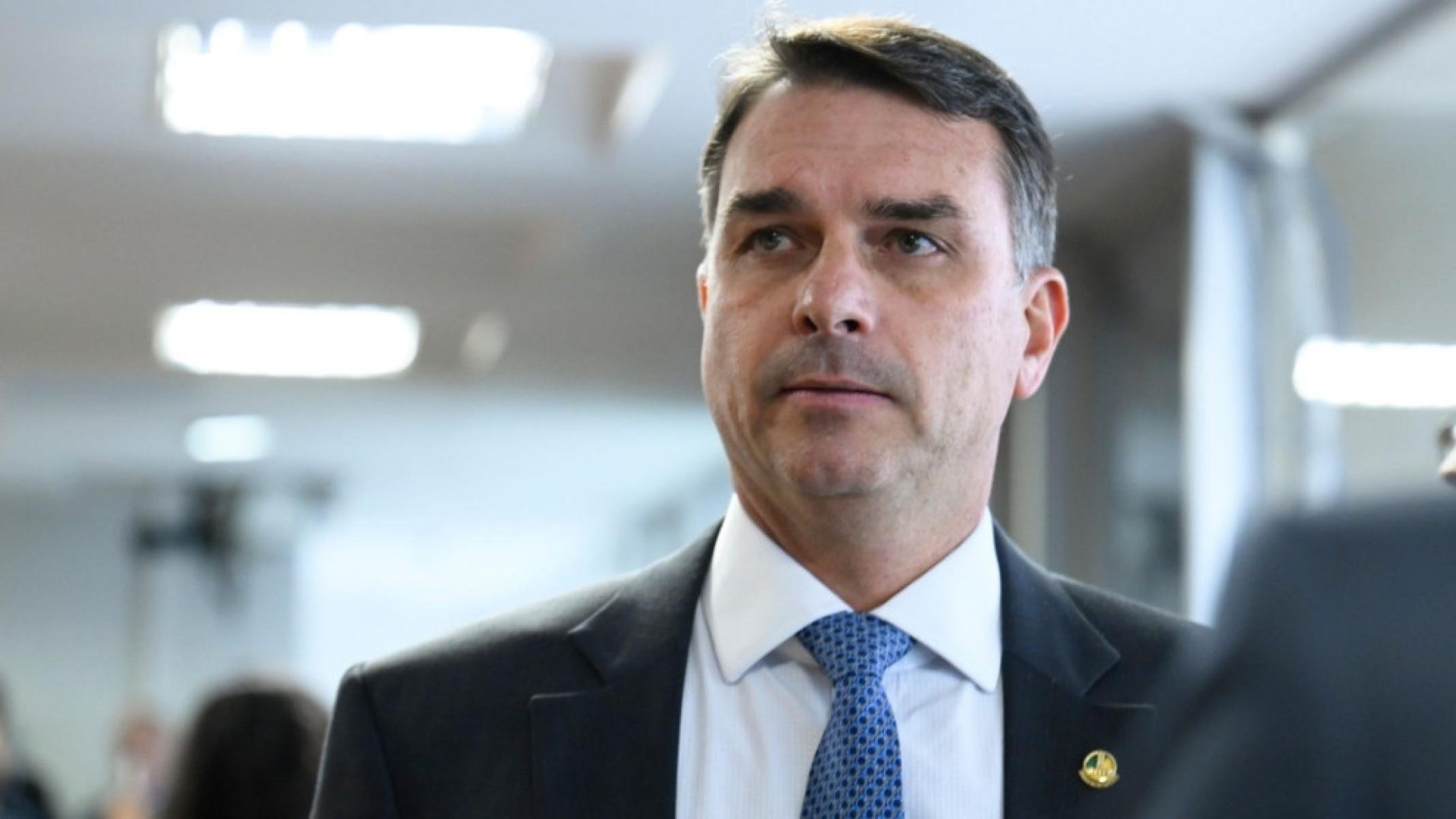 Por que Flávio Bolsonaro não tem pressa para escolher vice