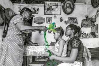 Por que você deveria visitar a exposição "Guardiãs das Palavras Benditas" ?