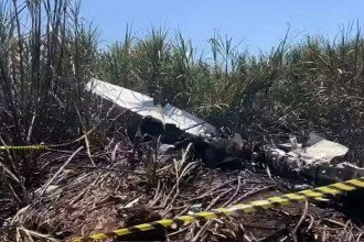 Avião monomotor cai no interior de SP e piloto morre carbonizado