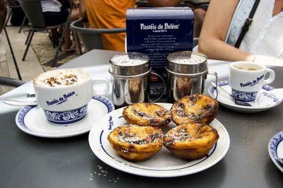 A receita original é denominada Pastel de Belém, produzida exclusivamente na Fábrica dos Pastéis de Belém, em Lisboa, e tem como base ingredientes como ovo, leite, açúcar, limão e canela. -  (crédito: Pastel de Belém -  Flickr  mario vall)