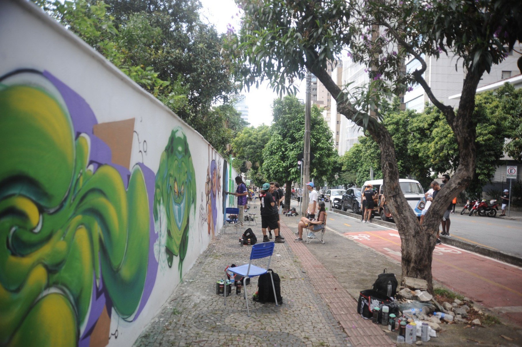 O tema dos grafites &eacute; livre, mas todos foram alertados sobre os s&iacute;mbolos e mensagens presentes