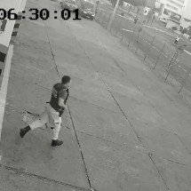 Vídeo: mãe desesperada pede ajuda aos bombeiros para salvar bebê - Reprodu&ccedil;&atilde;o/CBMMG