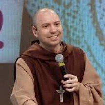 Frei Gilson entra no centro da disputa eleitoral - REDES SOCIAIS/REPRODUÇÃO