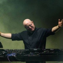 Padre DJ agita até ateus em homenagem ao papa Francisco; veja o vídeo - Tomas Cuesta - 18.abr.26/AFP