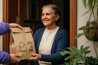 Idosos gastam mais de R$ 700 por ano em delivery, aponta pesquisa