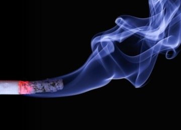 Autoridades de saúde pública alertam para os efeitos graves do tabagismo. De acordo com dados oficiais, o hábito mata mais de 8 milhões de pessoas por ano no mundo, incluindo cerca de 1,3 milhão de mortes relacionadas ao fumo passivo.
 -  (crédito: Ralf Kunze por Pixabay)