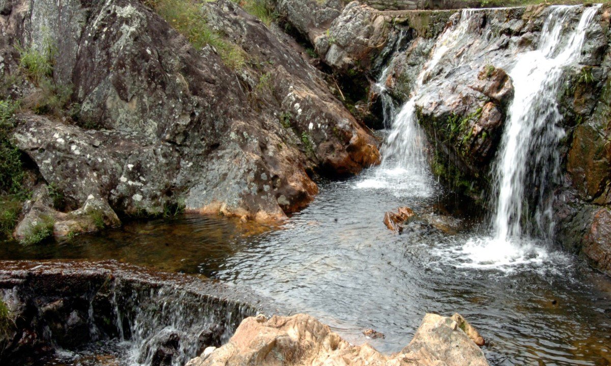 Cachoeira do Com&eacute;rcio em S&atilde;o Gon&ccedil;alo do Rio das Pedras (MG)       