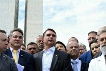 Aliados de Flávio Bolsonaro dizem que ele tem repetido erro do PT