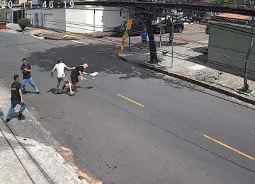 De acordo com a Polícia Militar, as equipes estão mobilizadas e buscando identificar e prender os autores -  (crédito: Reprodução/Redes Sociais)