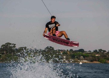 Henrique Daibert em uma das provas da edição 2025 do Brasil Wake Open -  (crédito: Magui Zaffino/Divulgação)