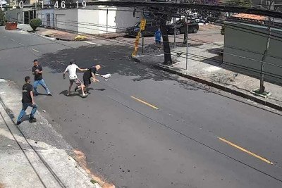 De acordo com a Polícia Militar, as equipes estão mobilizadas e buscando identificar e prender os autores -  (crédito: Reprodução/Redes Sociais)