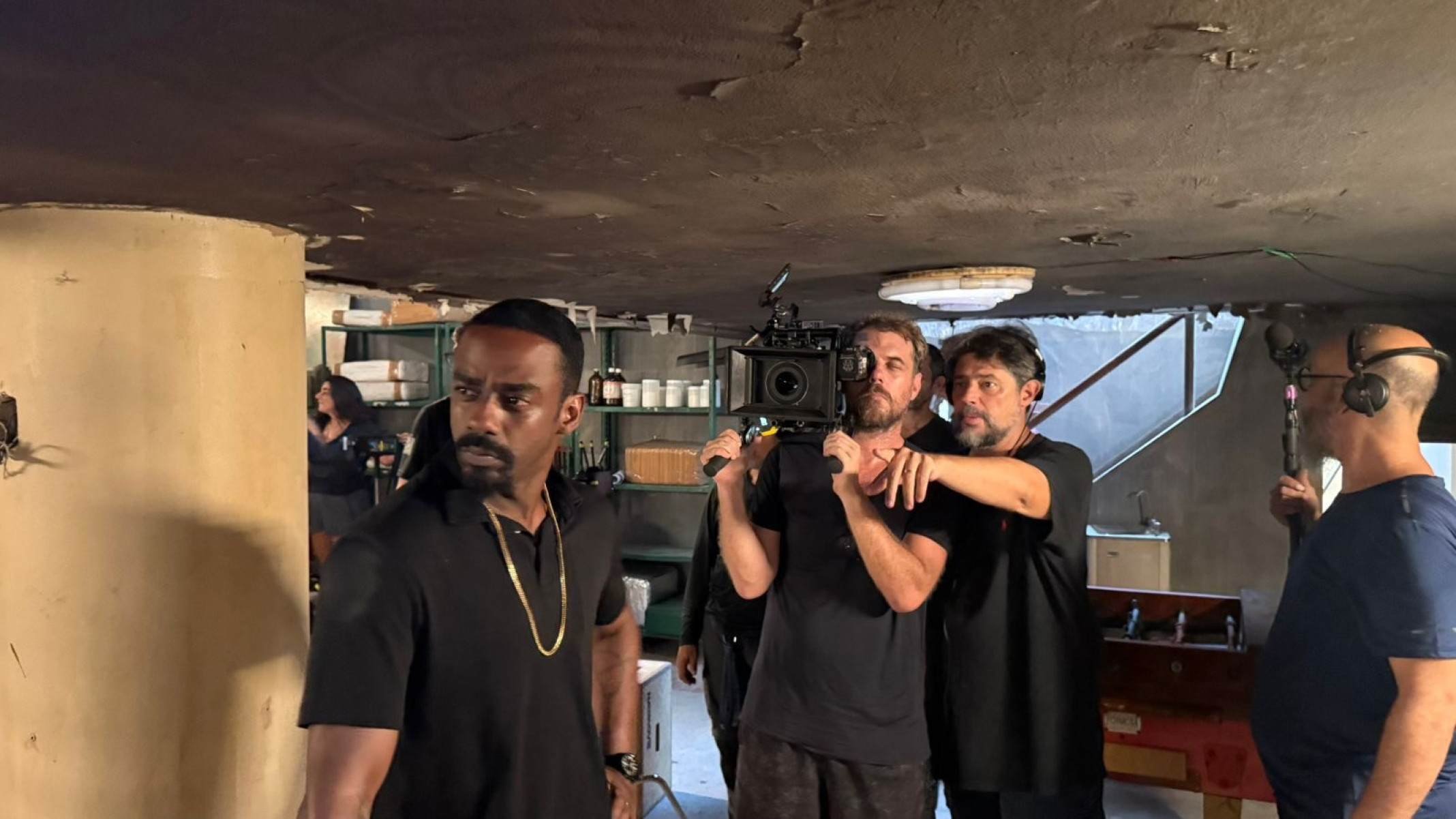 Os n&uacute;meros da produ&ccedil;&atilde;o de "Impuros" s&atilde;o in&eacute;ditos no streaming no Brasil, incluindo mais de 600 atores e 3,5 mil figurantes entre a primeira e sexta temporada.