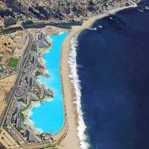 Conhece a Lagoa de Cristal? Maior piscina do mundo equivale a 10 campos de futebol -  - Reprodução do flickr theedgeproperty.com