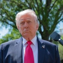 Trump diz que vai estender cessar-fogo com Irã e manter bloqueio no Estreito de Ormuz - BBC