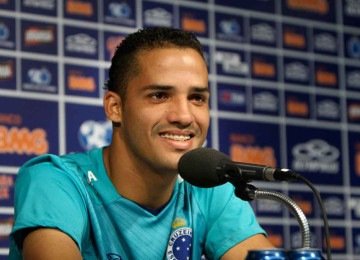 Atacante Anselmo Ramon, ex-jogador do Cruzeiro, atua hoje pelo Goiás -  (crédito: Rodrigo Clemente/EM/D.A Press – 14/2/13)