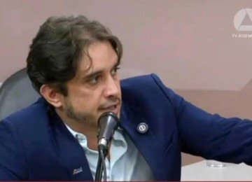 Prefeito de Iguatama e presidente da Associação Mineira de Municípios (AMM), Lucas Vieira Lopes
 -  (crédito: Reprodução/ALMG)