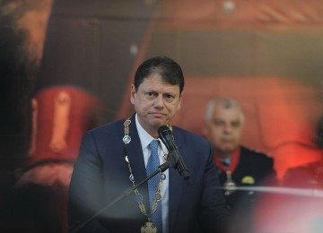 Diante de autoridades e convidados, Tarcísio de Freitas abriu a fala destacando o papel histórico dos mineiros na construção do país -  (crédito: Alexandre Guzanshe/EM/D.A Press)