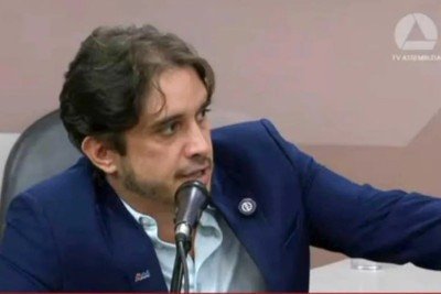 Prefeito de Iguatama e presidente da Associação Mineira de Municípios (AMM), Lucas Vieira Lopes
 -  (crédito: Reprodução/ALMG)