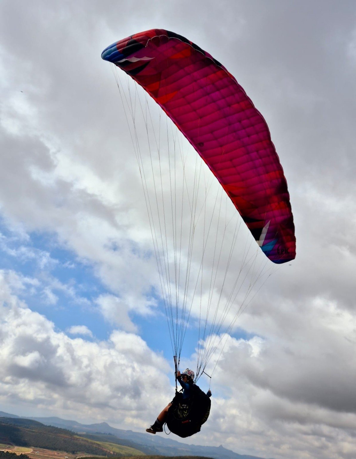O abraço simbólico na Serra da Moeda aconteceu na rampa de voo livre do Topo do Mundo, em Brumadinho, na Grande BH