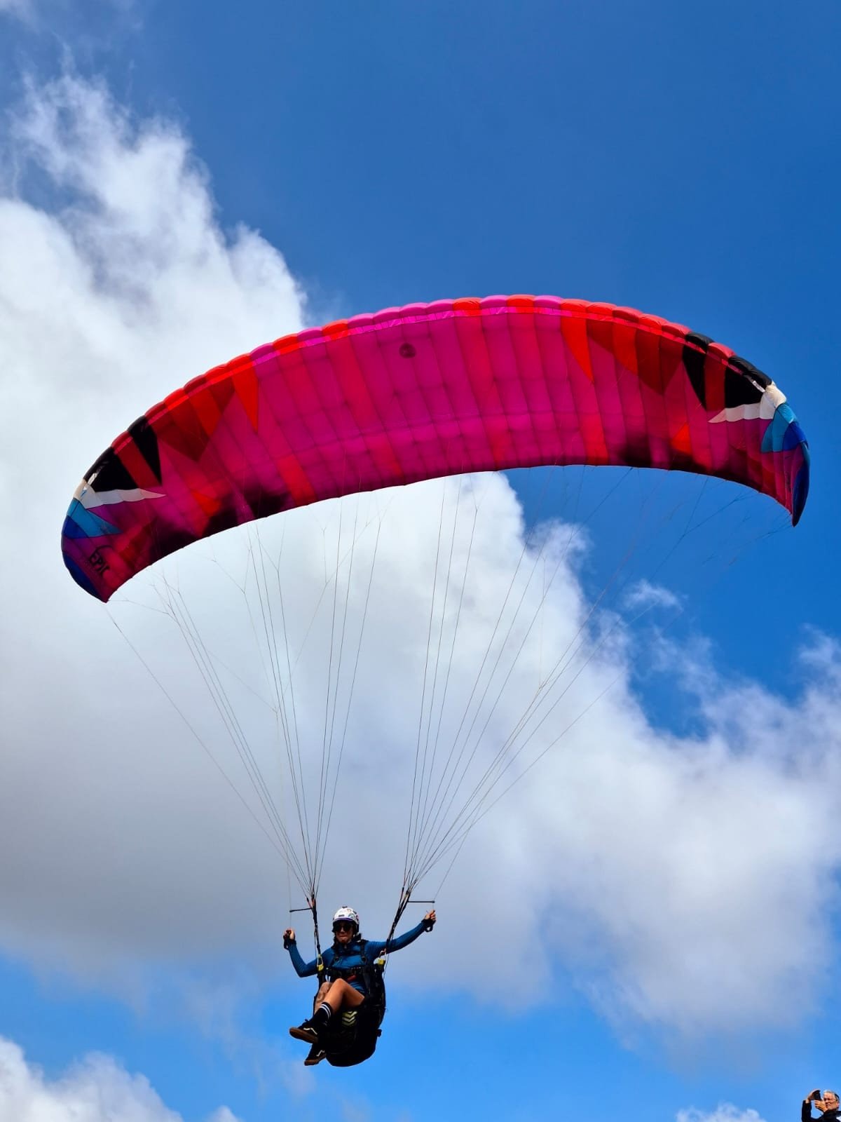 O abraço simbólico na Serra da Moeda aconteceu na rampa de voo livre do Topo do Mundo, em Brumadinho, na Grande BH